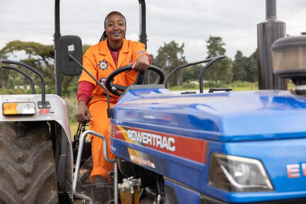 Supporting Kenya’s AgTech Revolution with Capital and Technical Assistance Kenya Impact Fund: hello tractor